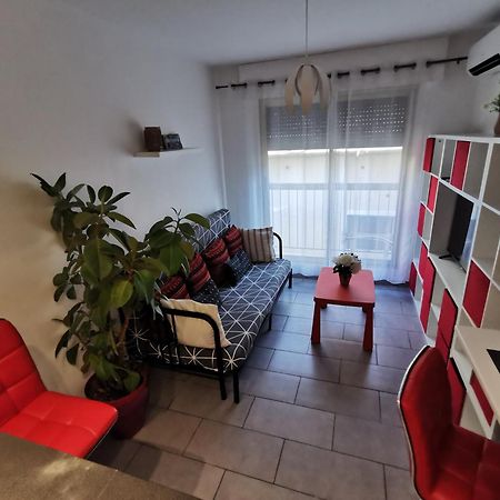 Studio Et Stationnement Offert Centre Hyeres Hyères Exterior foto